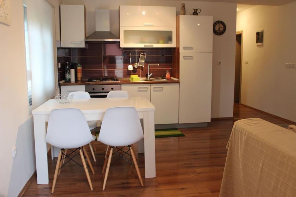 Modern Apartment In Porec Exterior photo